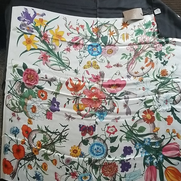 Gucci Scarf - BRAND NEW - Picture 1 of 4